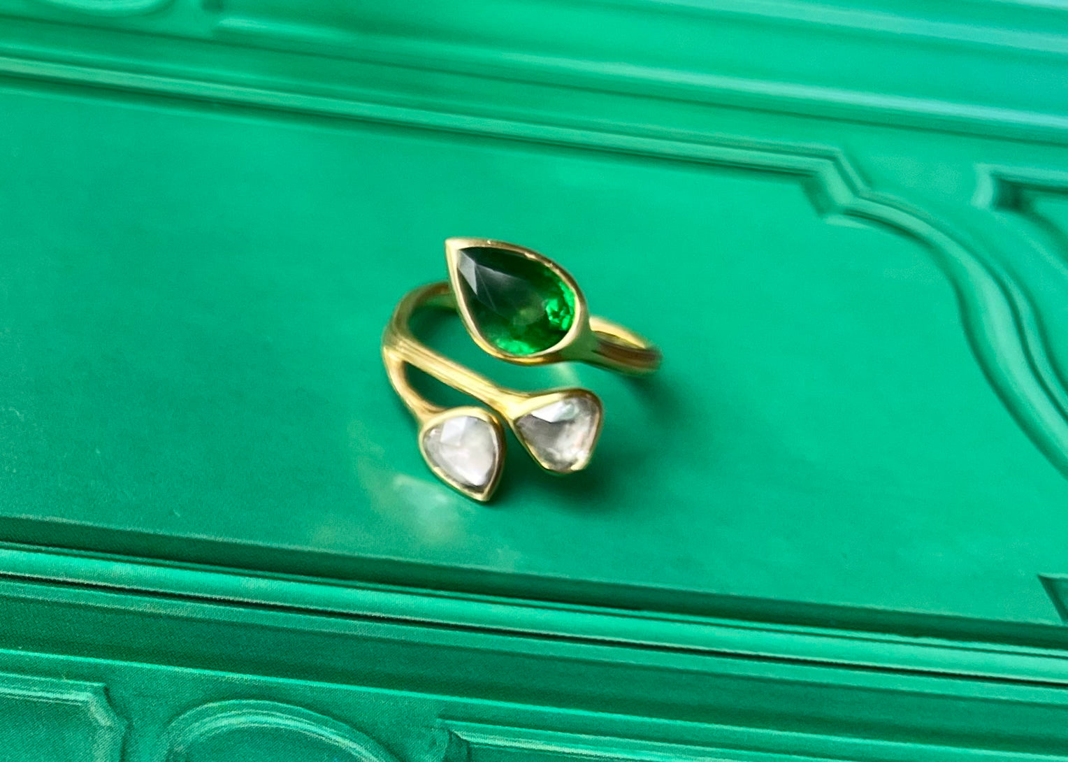 Diamond & Tsavorite Vine ring