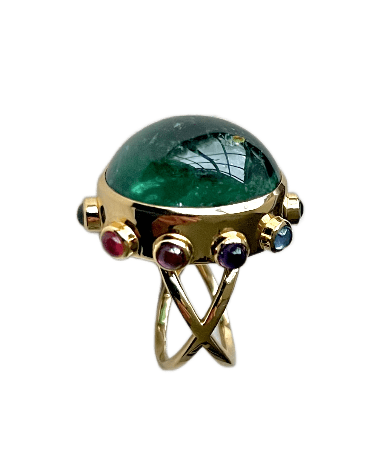 A Green Tourmaline Cabochon ring